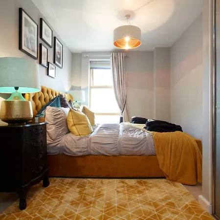 The Balmoral -leeds Stunning & Contemporary * Leeds (West Yorkshire)